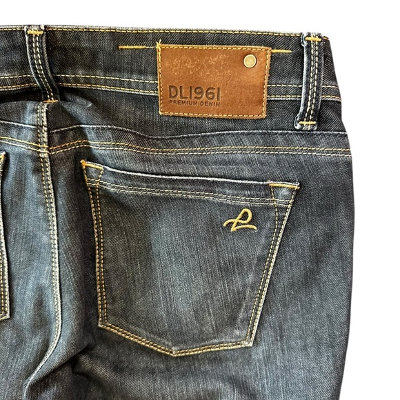 DL1961 Bootcut Milano Stretch Medium Dark Wash Low Rise Jeans Sz 27 - Picture 7 of 7